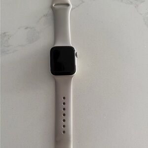 Apple Smartwatch SE 40mm Cell.